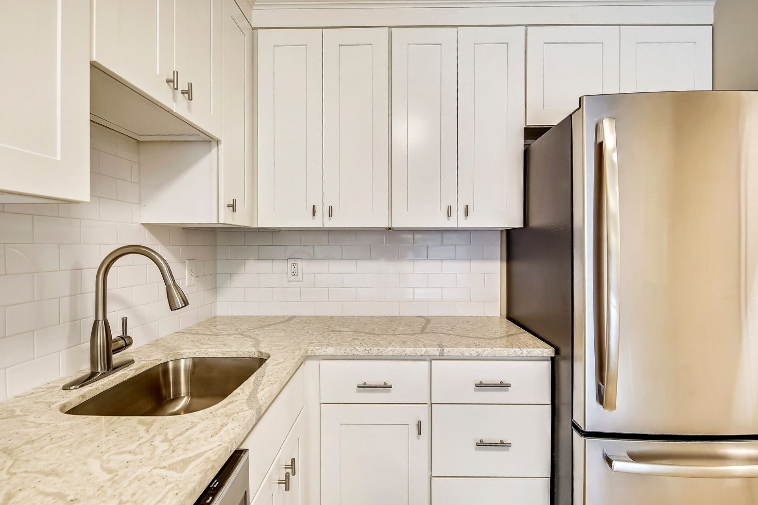 7 Easy Ways to Update Kitchen Cabinets
