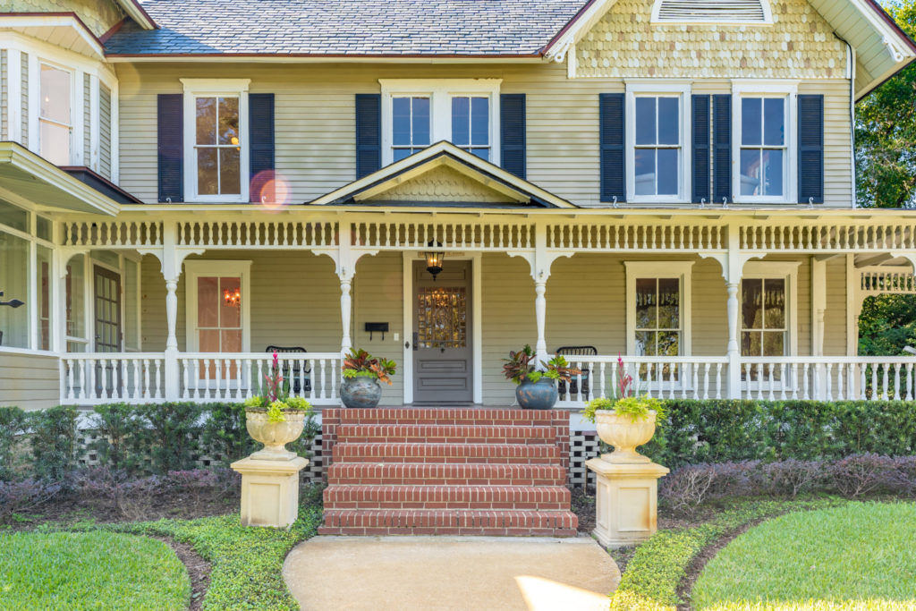 Increase your home's value by enhancing it's curb appeal